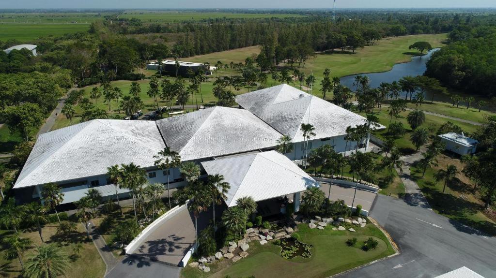 Sappaya Hotel By Lotus Valley Golf Resort Chachoengsao Exterior photo
